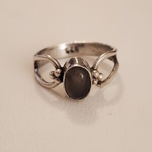 925 sterling silver Purpleish Grey Stone ring